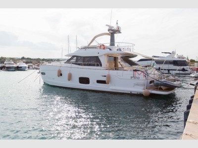 Azimut Magellano 53