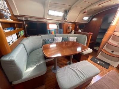 Beneteau Oceanis 381
