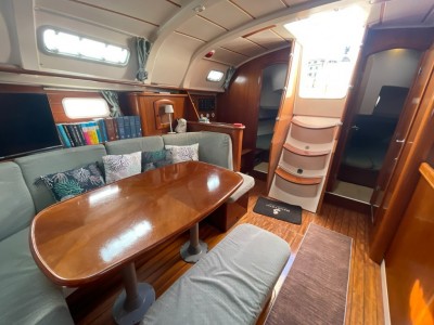 Beneteau Oceanis 381