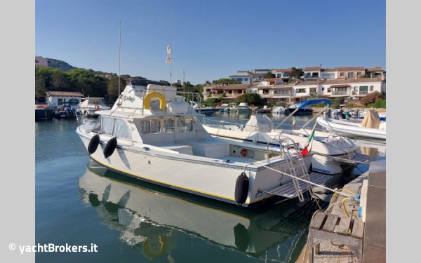 Bertram Yacht 31' Fbc