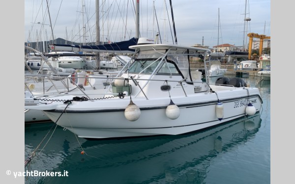 Boston Whaler Outrage 28