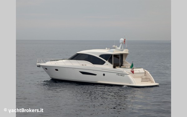 Tiara Yachts 5800 Sovran