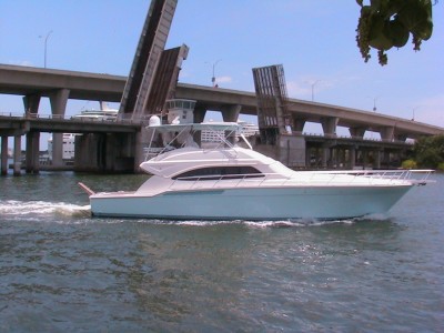 Bertram Yacht 630 Convertible