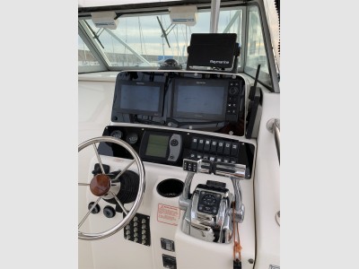 Boston Whaler Outrage 28
