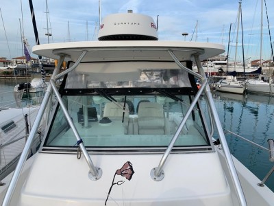 Boston Whaler Outrage 28