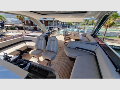 Princess Yachts Y85