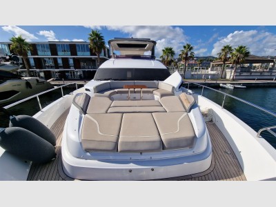 Princess Yachts Y85