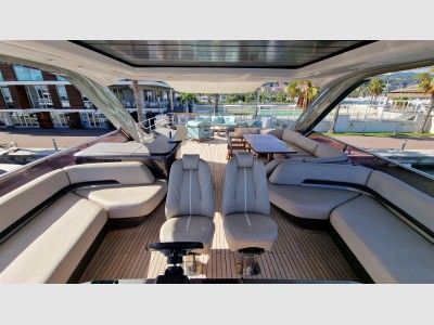 Princess Yachts Y85