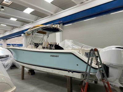 Pursuit C 310 Center Console