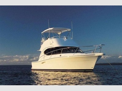 Riviera Marine 33 Flybridge