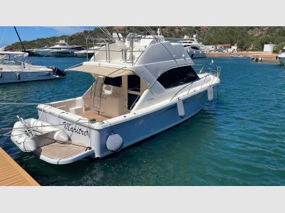 Riviera Marine 33 Flybridge