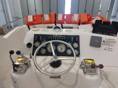 Riviera Marine 33 Flybridge