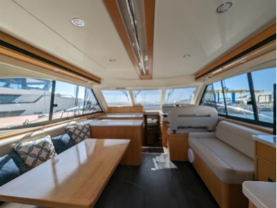 Riviera Marine 45 Flybridge