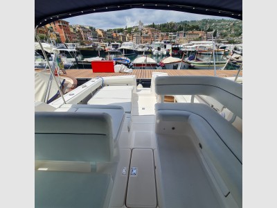 Tiara Yachts 2900 Coronet