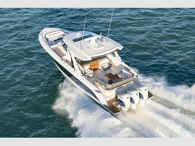 Tiara Yachts 38 Ls