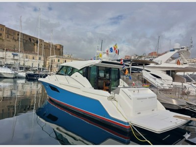 Tiara Yachts 44 Coupe