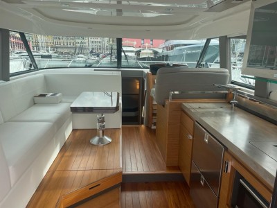 Tiara Yachts 44 Coupe