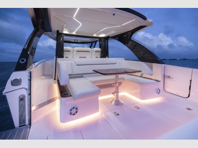 Tiara Yachts 46ls