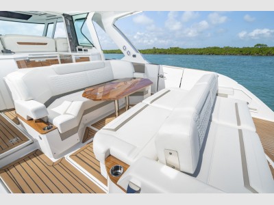 Tiara Yachts 48 Ls