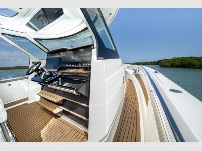 Tiara Yachts 48 Ls