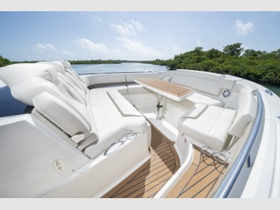 Tiara Yachts 48 Ls