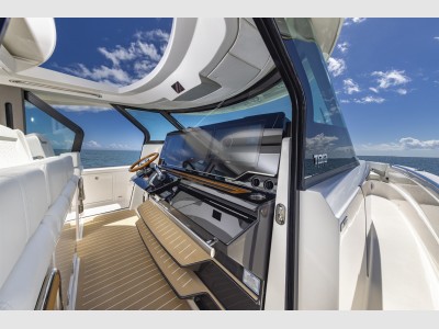Tiara Yachts 56ls