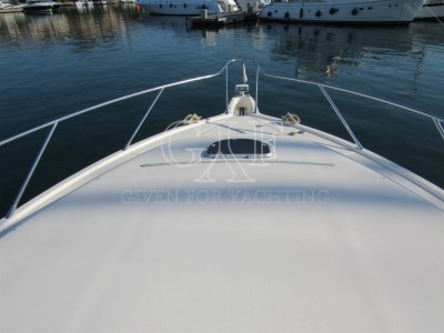 Tiara Yachts 5800 Sovran