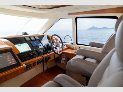 Tiara Yachts 5800 Sovran