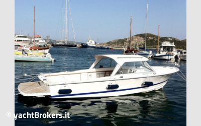 Bertram Yacht 25' HT usato
