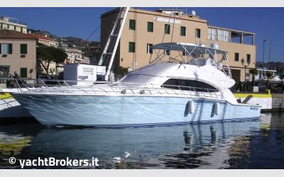 Bertram Yacht 630 Convertible usato