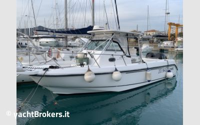 Boston Whaler OUTRAGE 28 usato