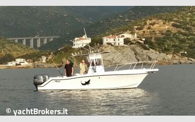 Mako Marine MAKO 252 usato