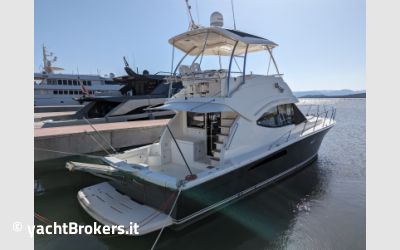 Riviera Marine 45 Flybridge usato
