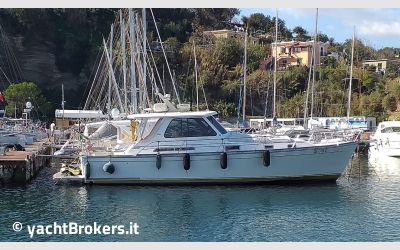 Sabre Yachts 42' Hard Top Express