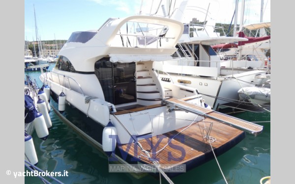 Cantieri Navali Del Tirreno Cayman 40