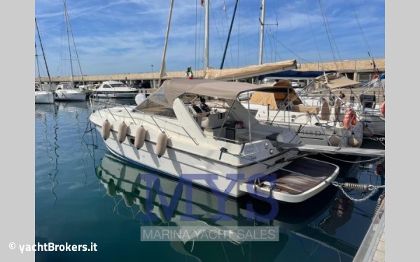 Fairline 33