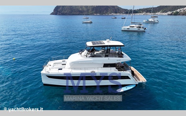 Fountaine Pajot My 44