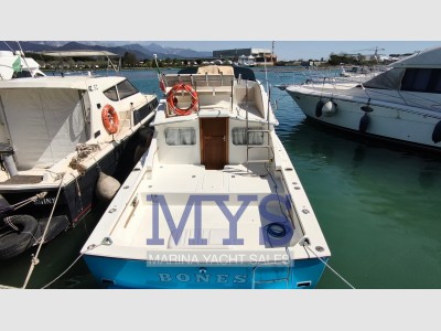 Bertram Yacht 28 Fly