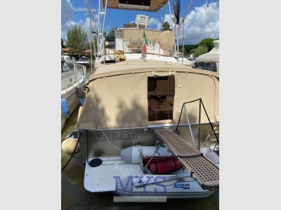 Bertram Yacht 37' Convertible