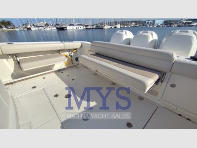 Boston Whaler 380 Outrage