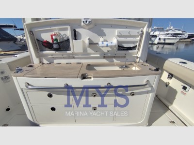 Boston Whaler 380 Outrage