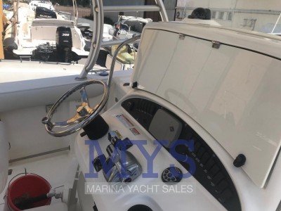 Boston Whaler Outrage 320