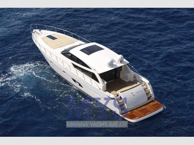 Cayman Yachts S640