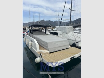De Antonio Yachts D42 Open