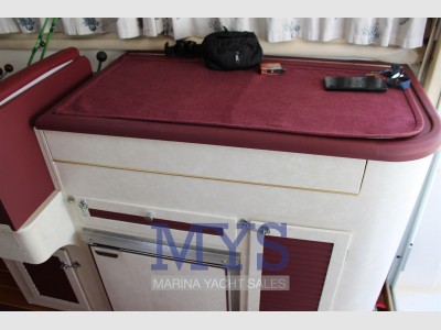 Plastik Space 310 Cruiser