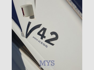 Princess Yachts V 42