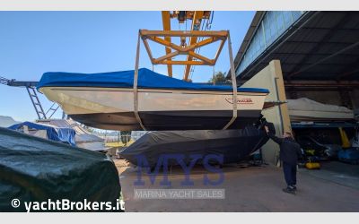 Boston Whaler 22 Outrage usato