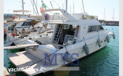 Ferretti Yachts FERRETTI 39 FLY usato