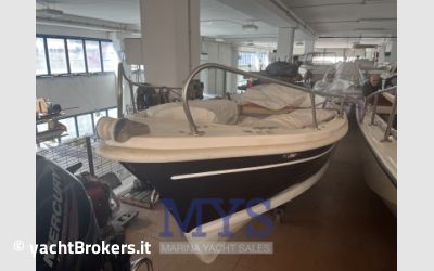 Navalplastica Gozzo 595 usato