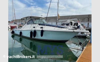 Pursuit 3370 Offhore usato da Marina Yacht Sales